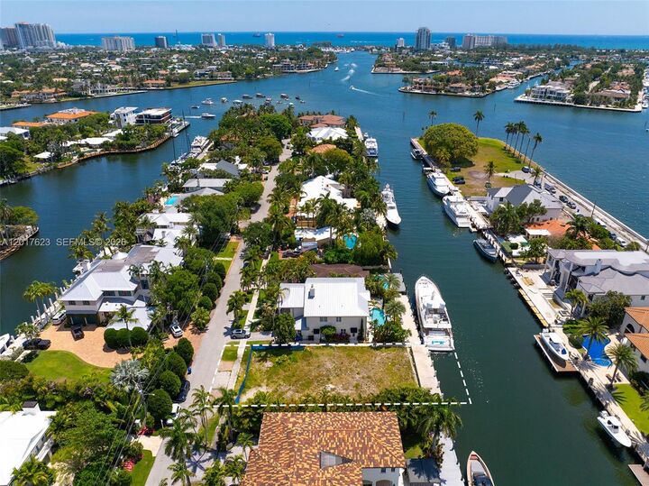 Property Photo:  1776 SE 9th St  FL 33316 