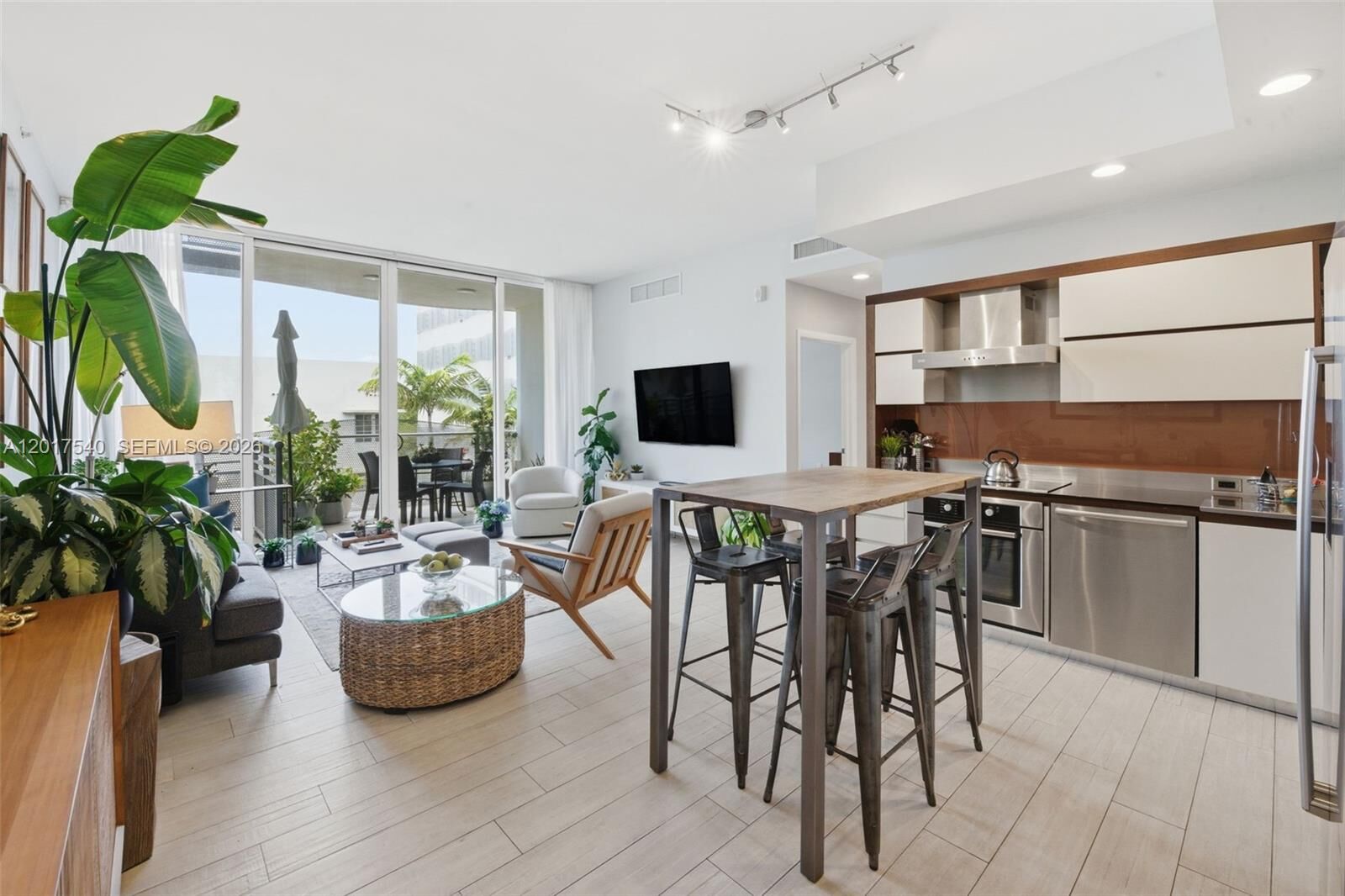 Property Photo: 2100 Park Ave 302 FL 33139