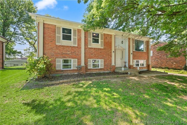 Property Photo:  2004 Ruck Lane  IN 47130 