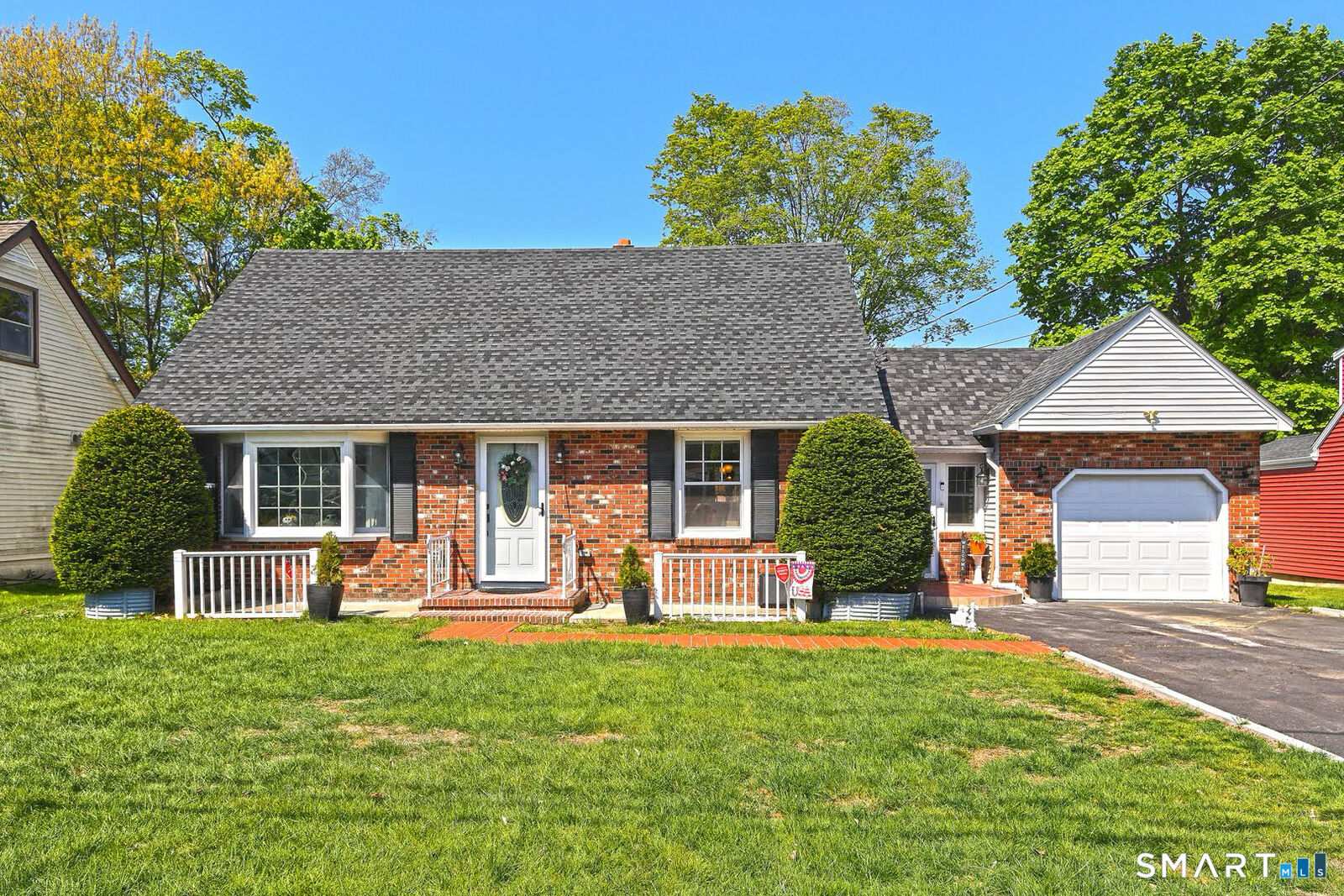 Property Photo: 10 Glenmoor Drive CT 06512