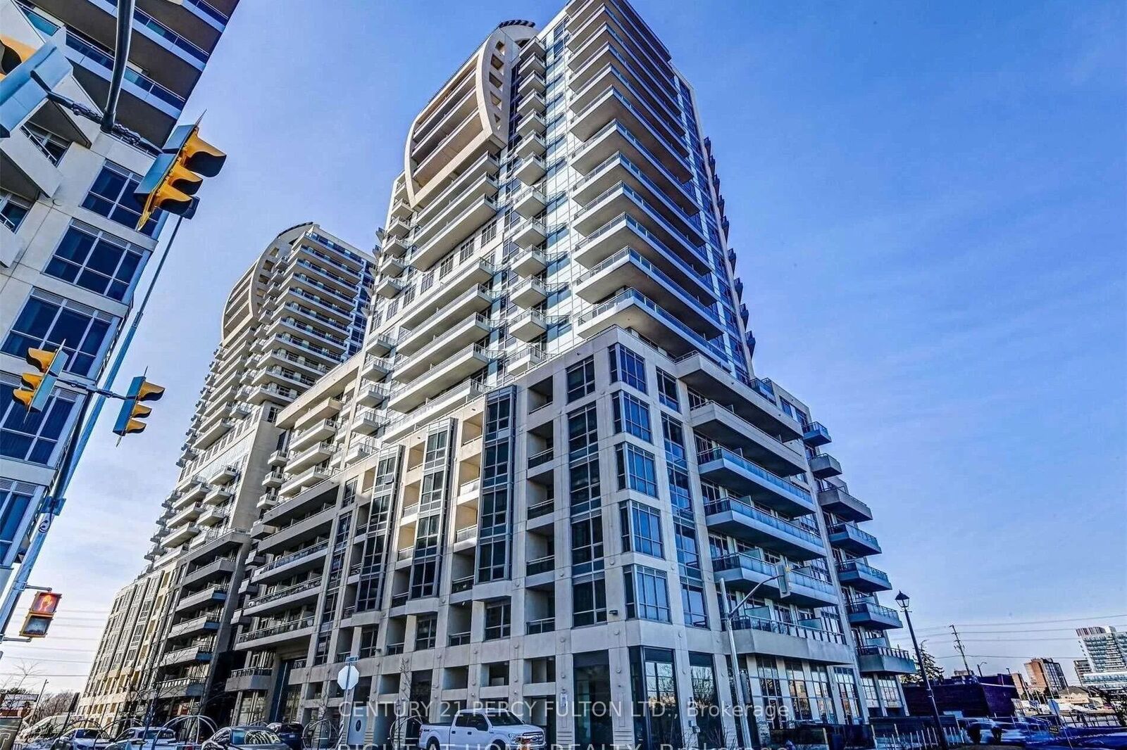 Property Photo: 9205 Yonge Street 512 ON L4C 1V5