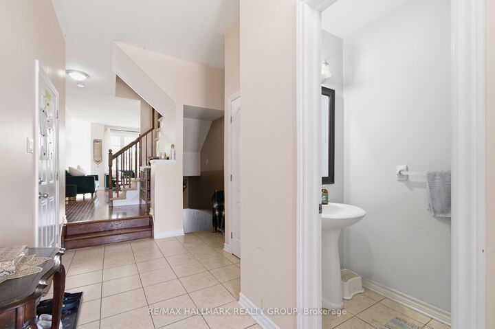 Property Photo: 728 Cedar Creek Drive ON K1T 0A9