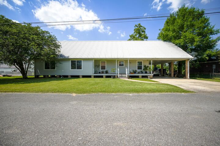 Property Photo: 113 Lawes Street LA 70339