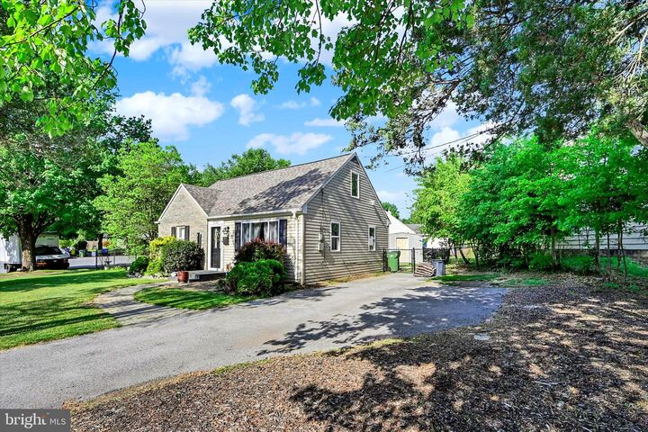 Property Photo:  1716 Glenside Drive  PA 17109 
