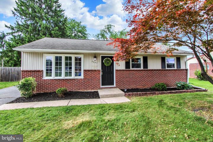 Property Photo: 3837 Oakleigh Drive PA 17402