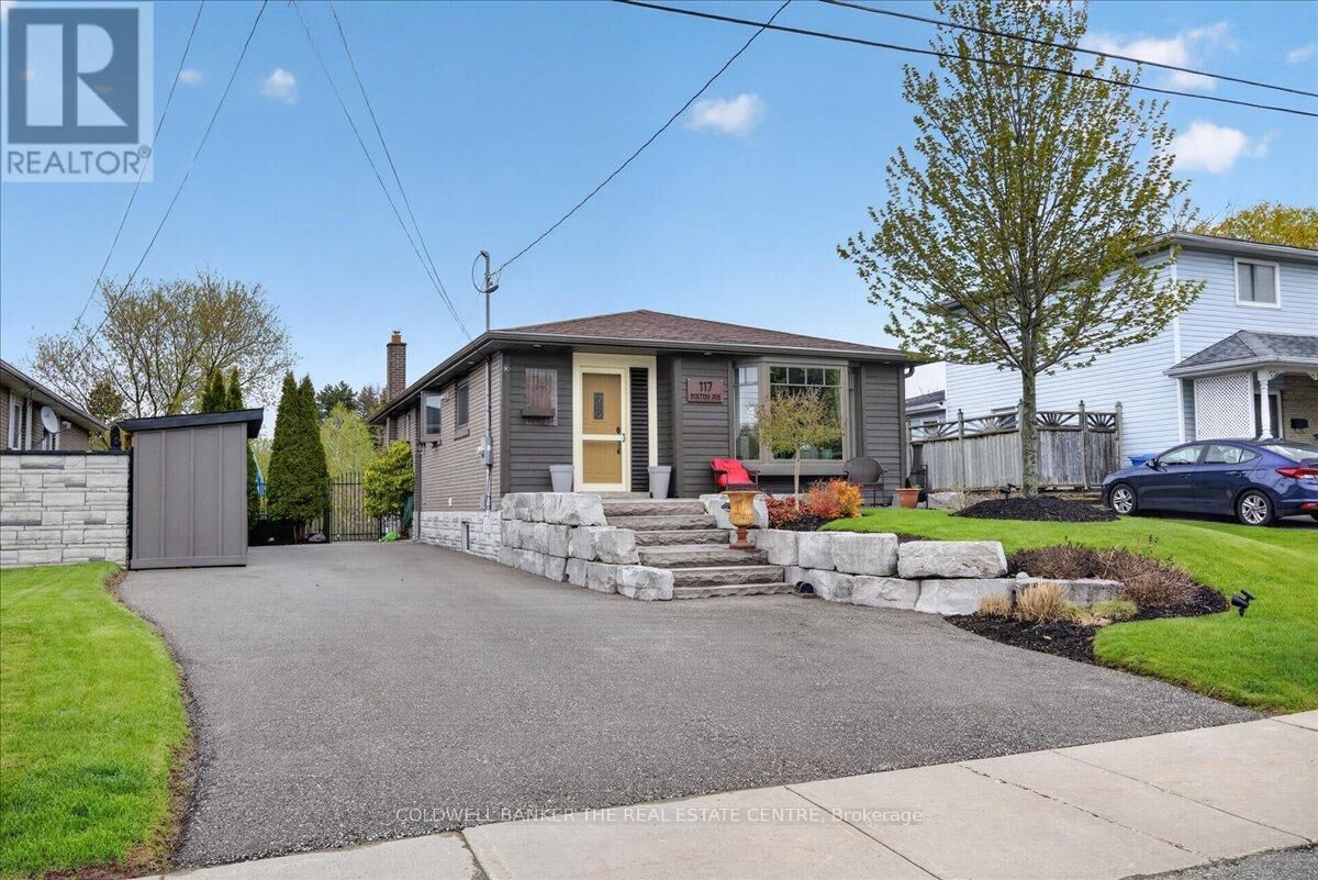 Property Photo:  117 Bolton Avenue  ON L3Y 2X3 