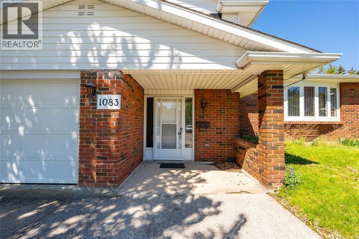 Property Photo:  1083 Salisbury Street  ON N7S 3V6 
