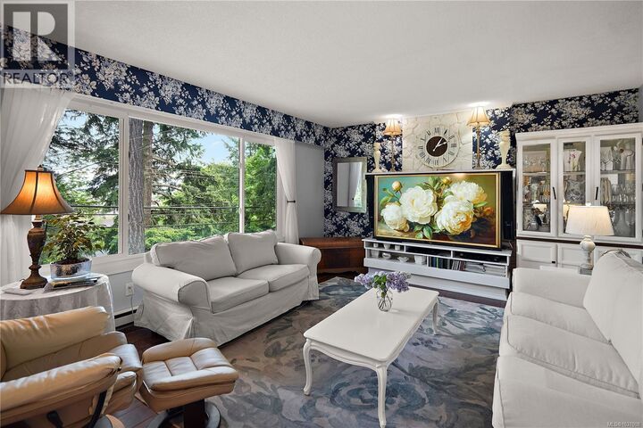 Property Photo: 6864 East Saanich Road BC V8Z 5Y9