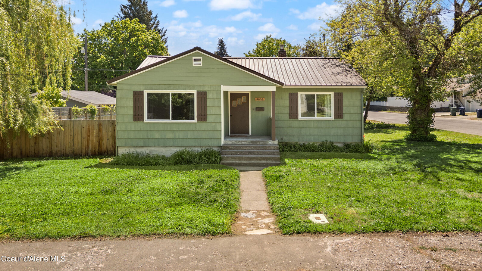 Property Photo:  1002 E Montana Ave  ID 83814 