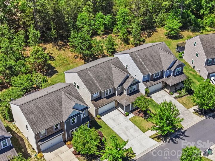 Property Photo: 13714 Canterbury Castle Drive NC 28273