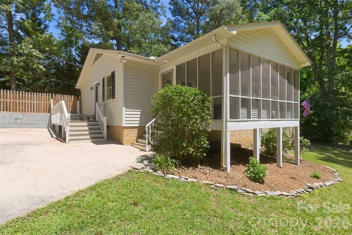 Property Photo:  609 Davis Street  SC 29720 