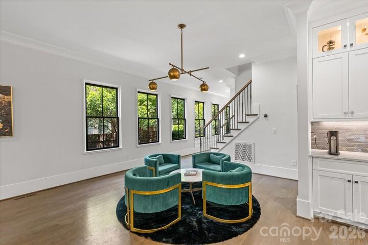 Property Photo:  1160 S Kings Drive  NC 28207 