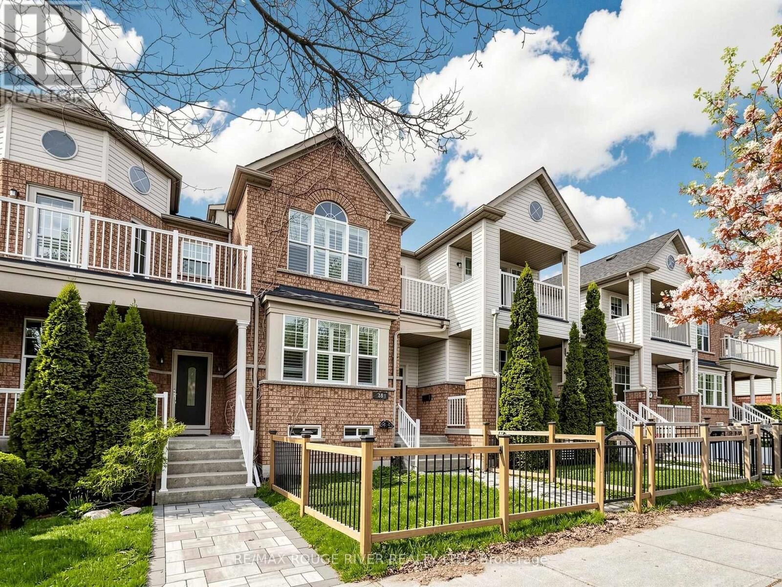Property Photo: 38 Port Union Road ON M1C 5K5