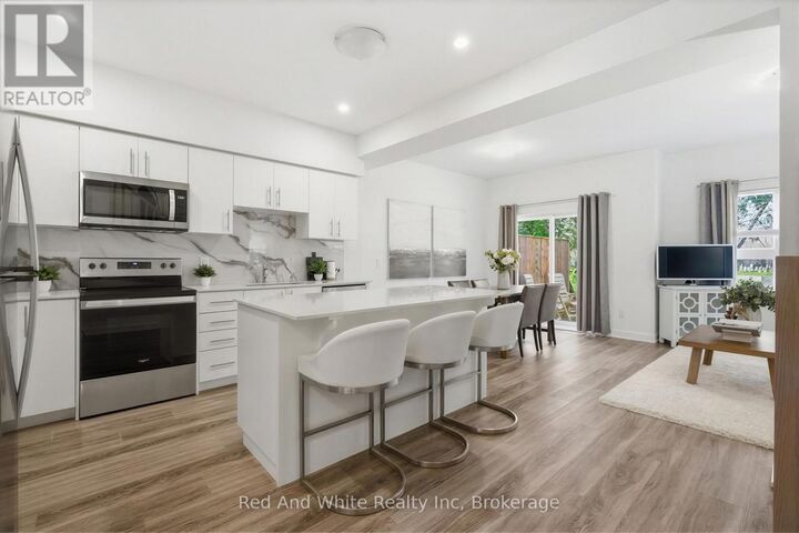 Property Photo:  110 Fergus Avenue 22  ON N2A 0K9 