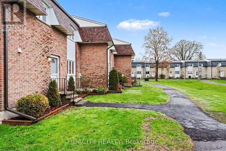 Property Photo:  68 King Street 18  ON K0A 2Z0 