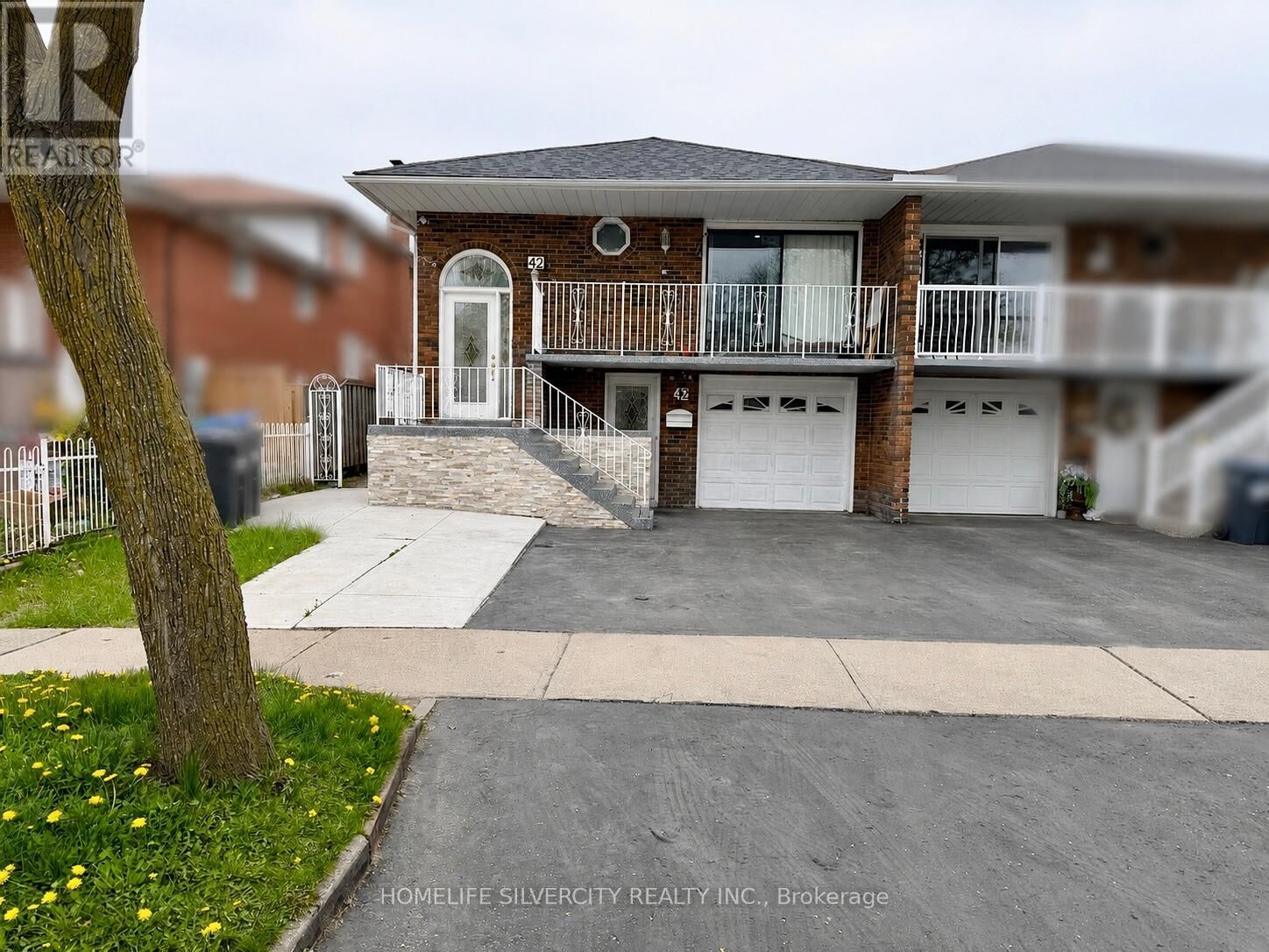 Property Photo:  42 Royal Salisbury Way  ON L6V 3J6 