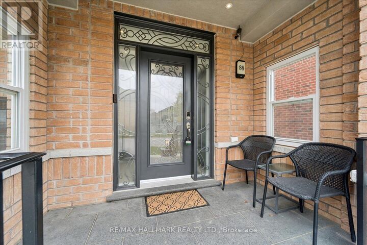 Property Photo:  88 Byers Pond Way  ON L4A 0M6 