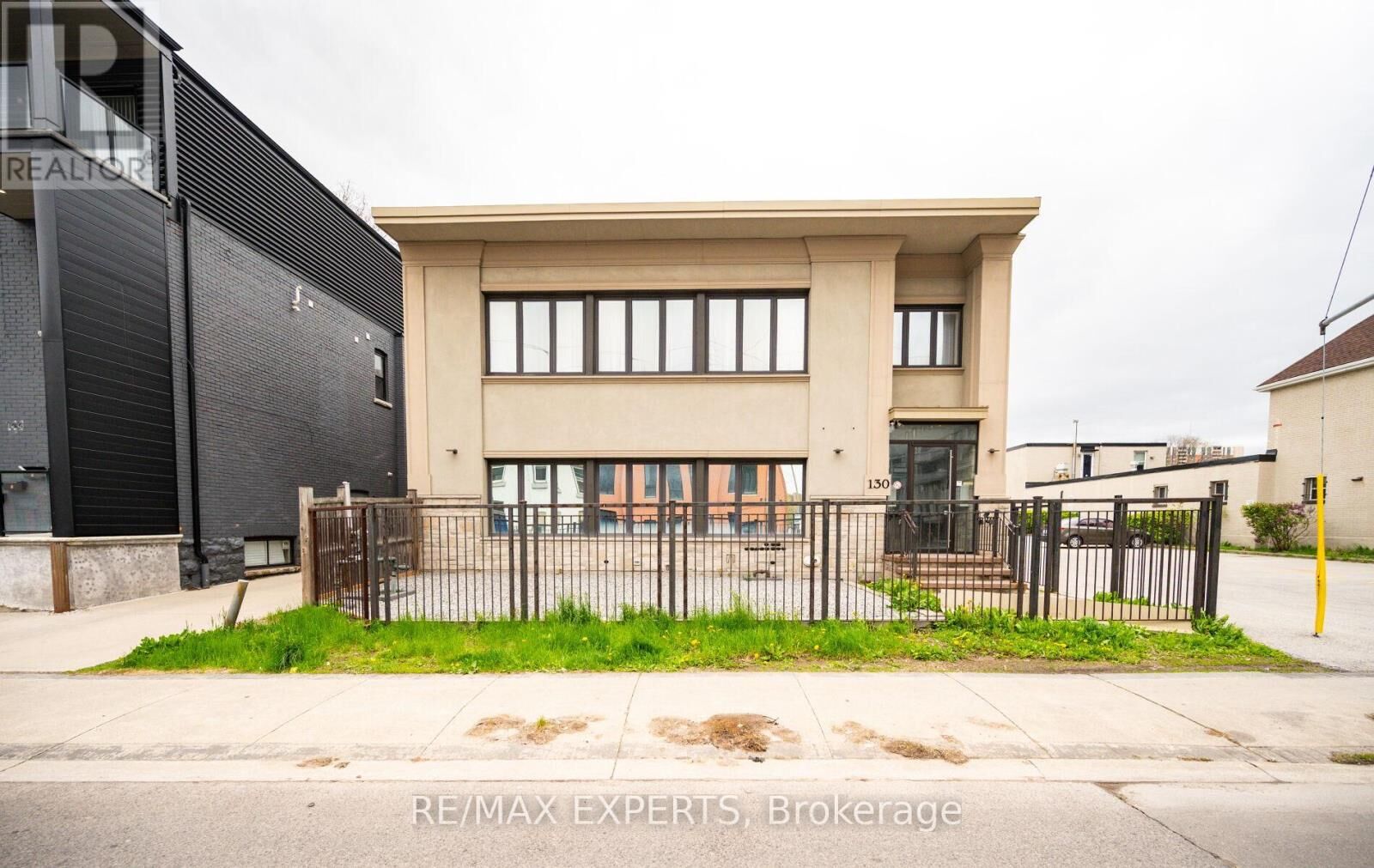 Property Photo:  130 Wellington Street  ON L8R 1N3 