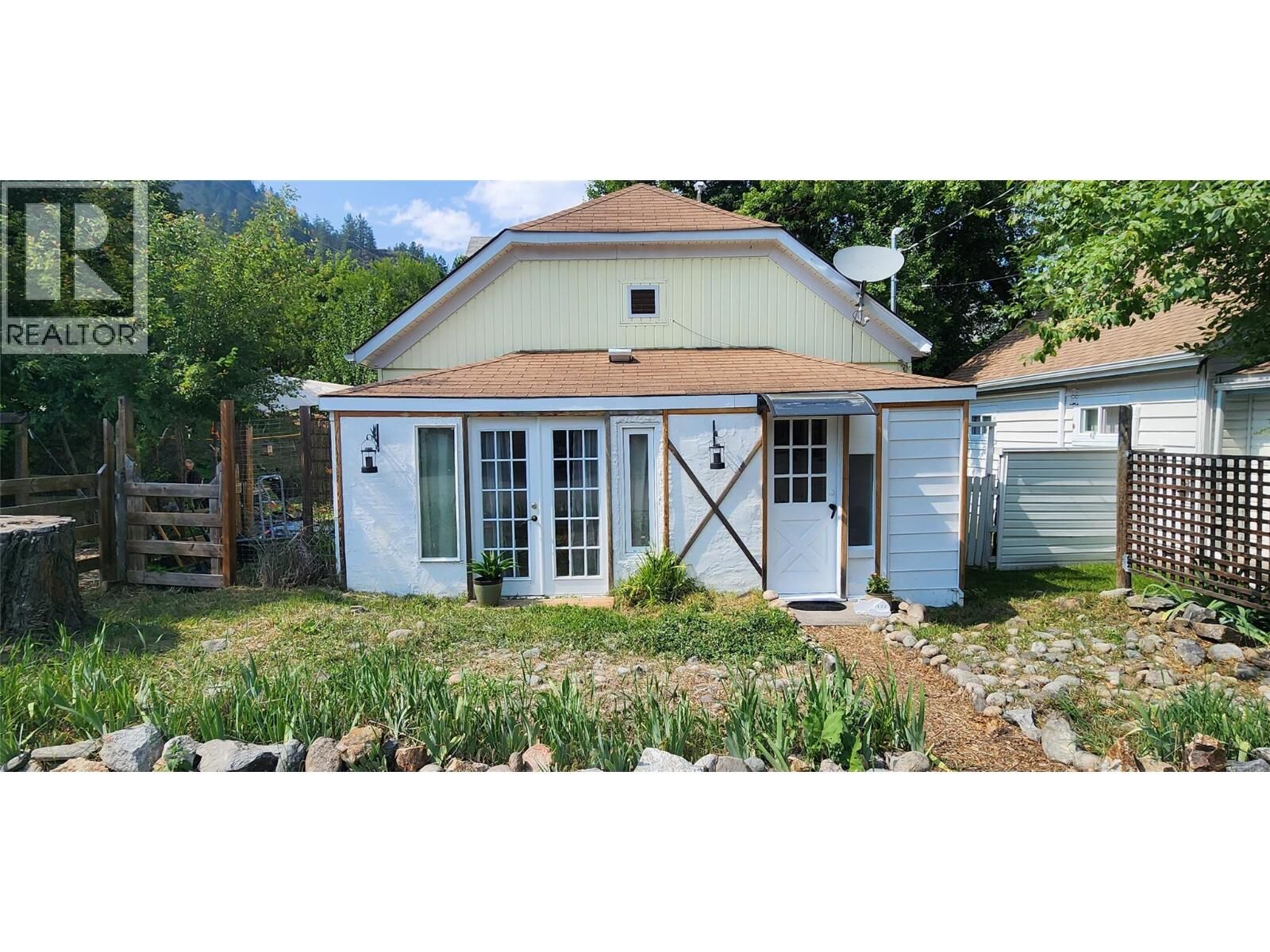 Property Photo: 173 75th Avenue BC V0H 1H0