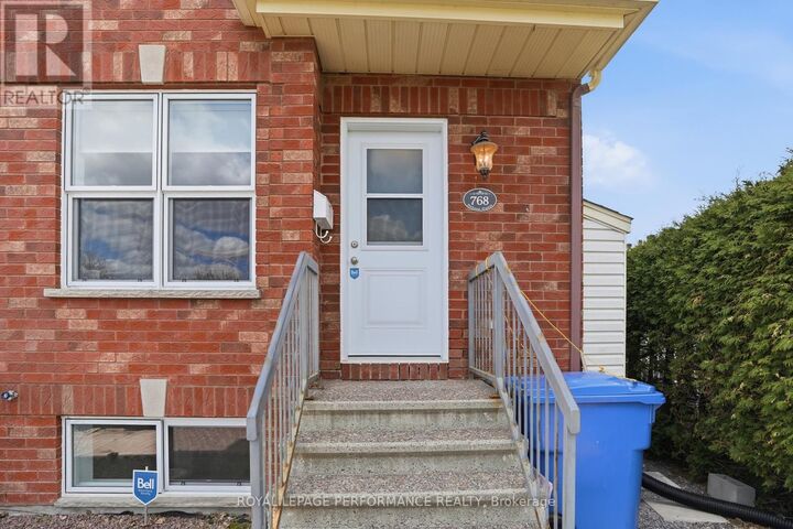 Property Photo:  768 Nelson Street West  ON K6A 3P2 