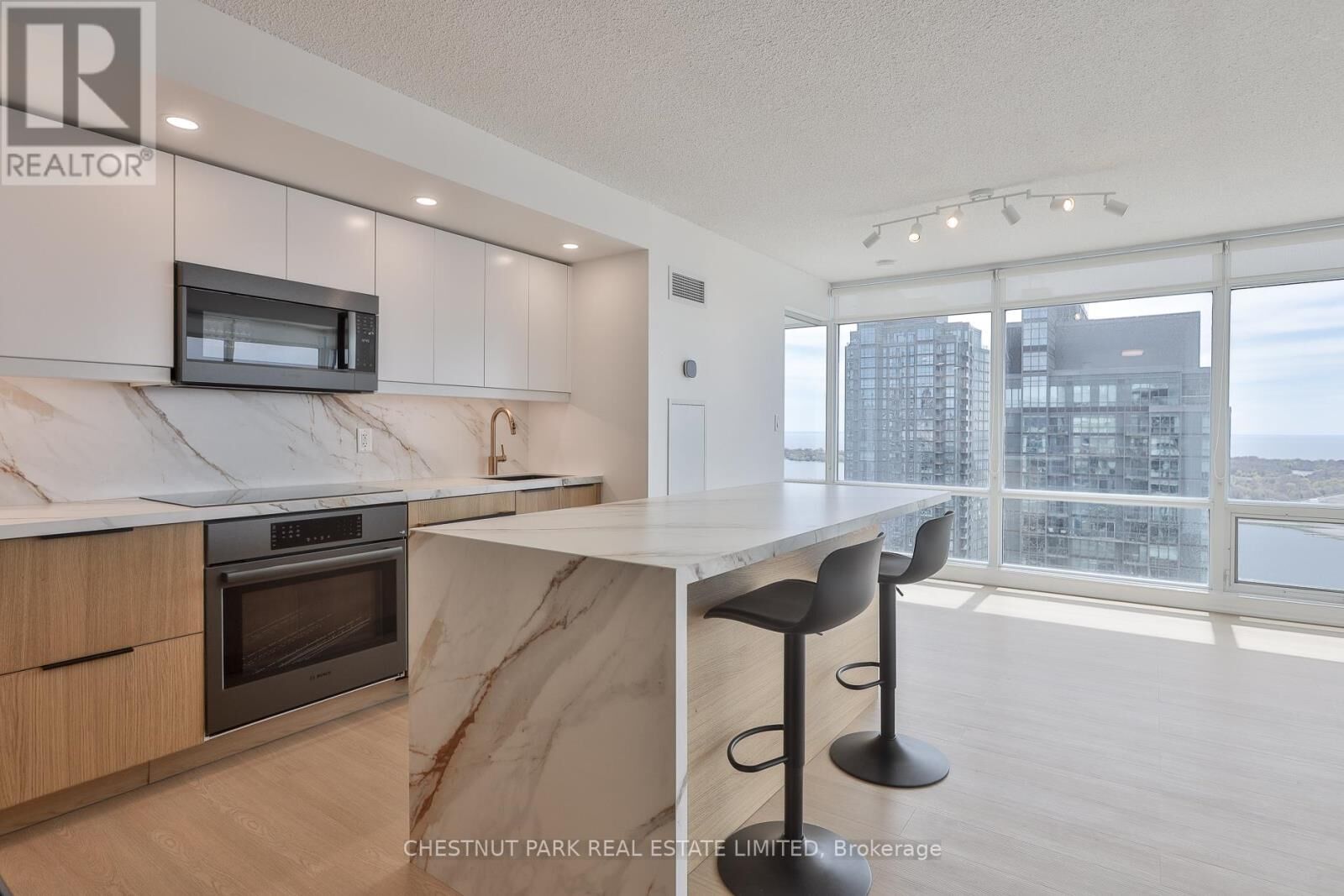 Property Photo:  25 Telegram Mews 4307  ON M5V 3Z1 