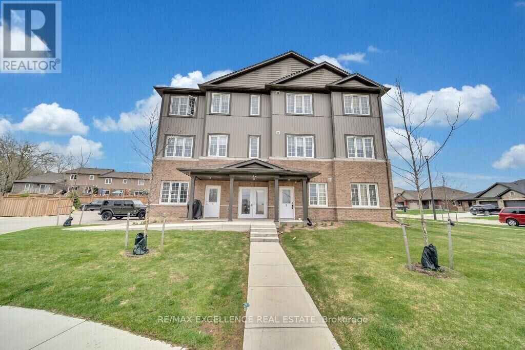 Property Photo:  20 Murray Court 3  ON N0K 1M0 