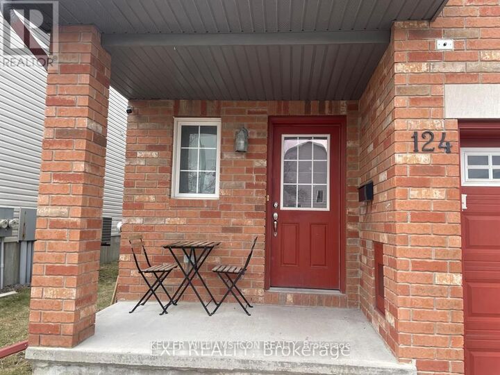 Property Photo:  124 Lokoya Street  ON K2S 0J4 