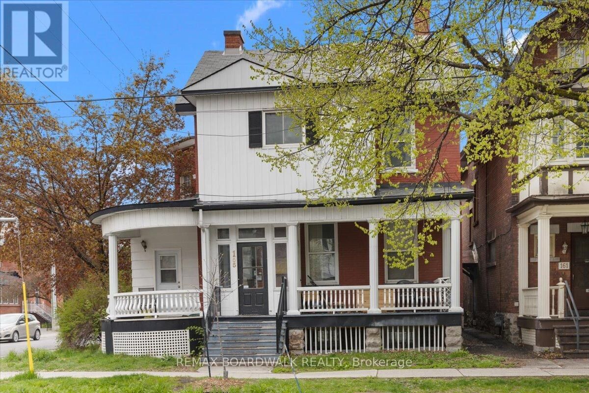 Property Photo:  155 Stewart Street 5  ON K1N 6J8 