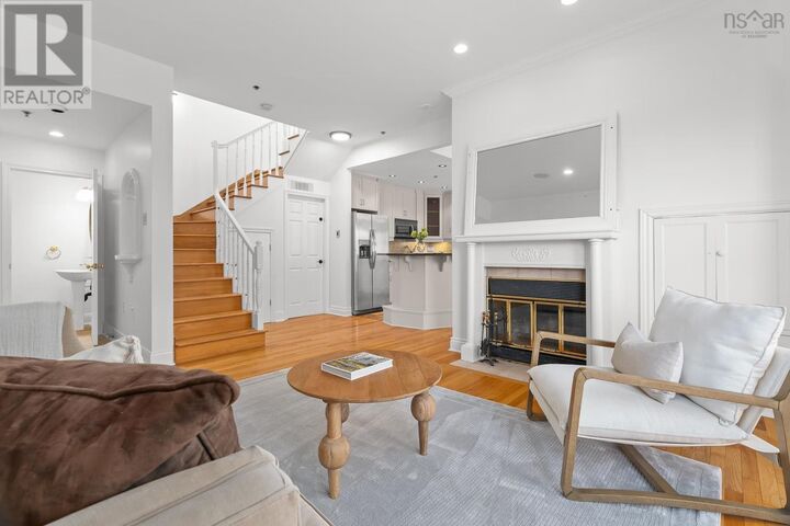 1049 South Park Street 5 — photo 1