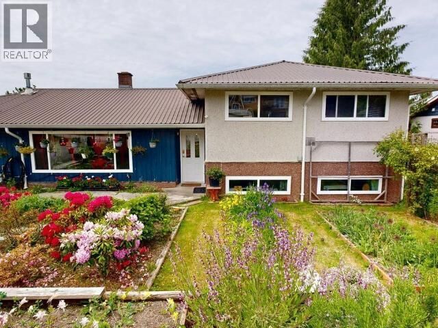Property Photo: 6503 Hillcrest Ave BC V8A 4Y5