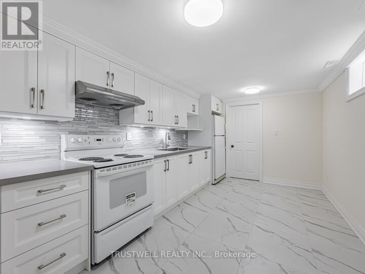 Property Photo:  90 Galt Avenue C  ON M4M 2Z3 