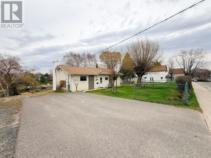 Property Photo:  714 River Drive  ON P9N 1J6 