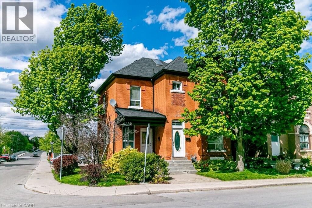 Property Photo:  30 Murray Street West 2  ON L8L 1B2 