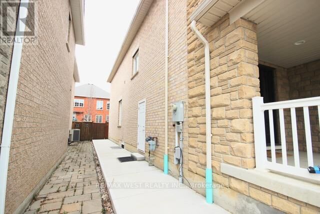 Property Photo:  150 Valley Vista Drive Bsmt  ON L6A 0Z4 