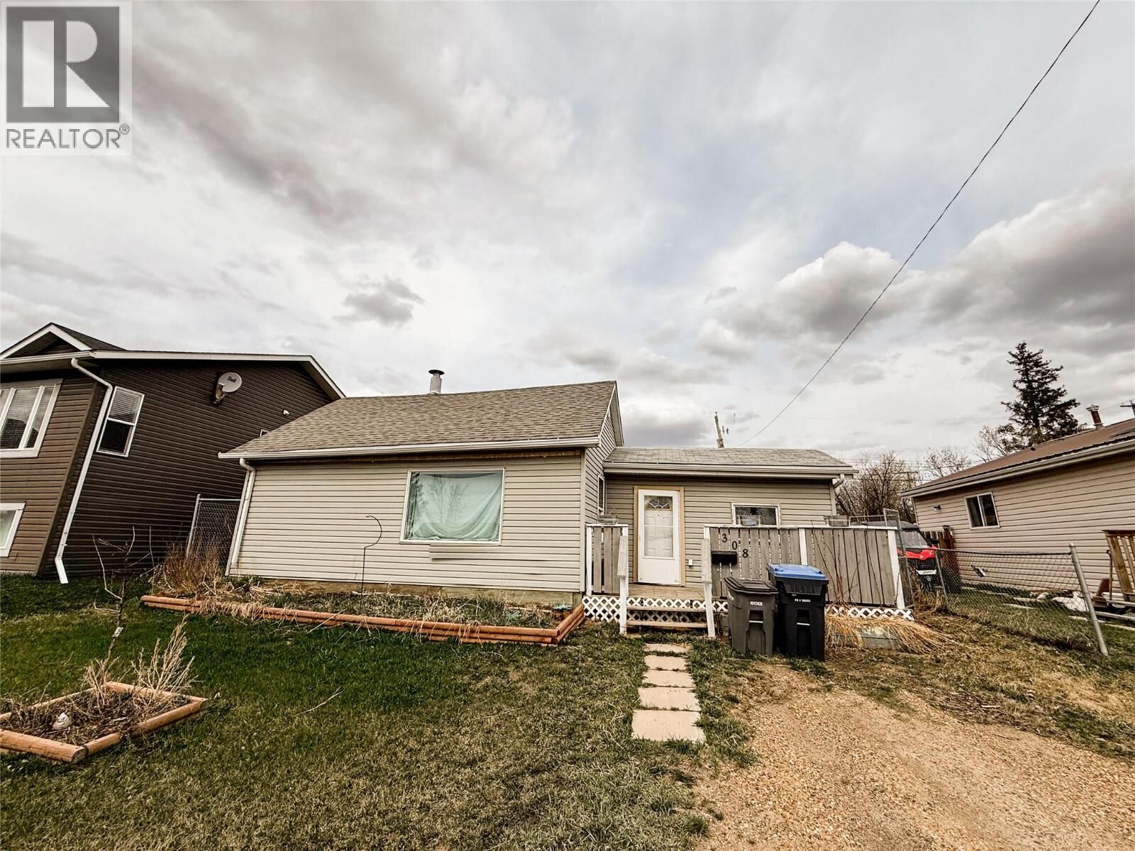 Property Photo:  308 100A Avenue  BC V1G 1X4 