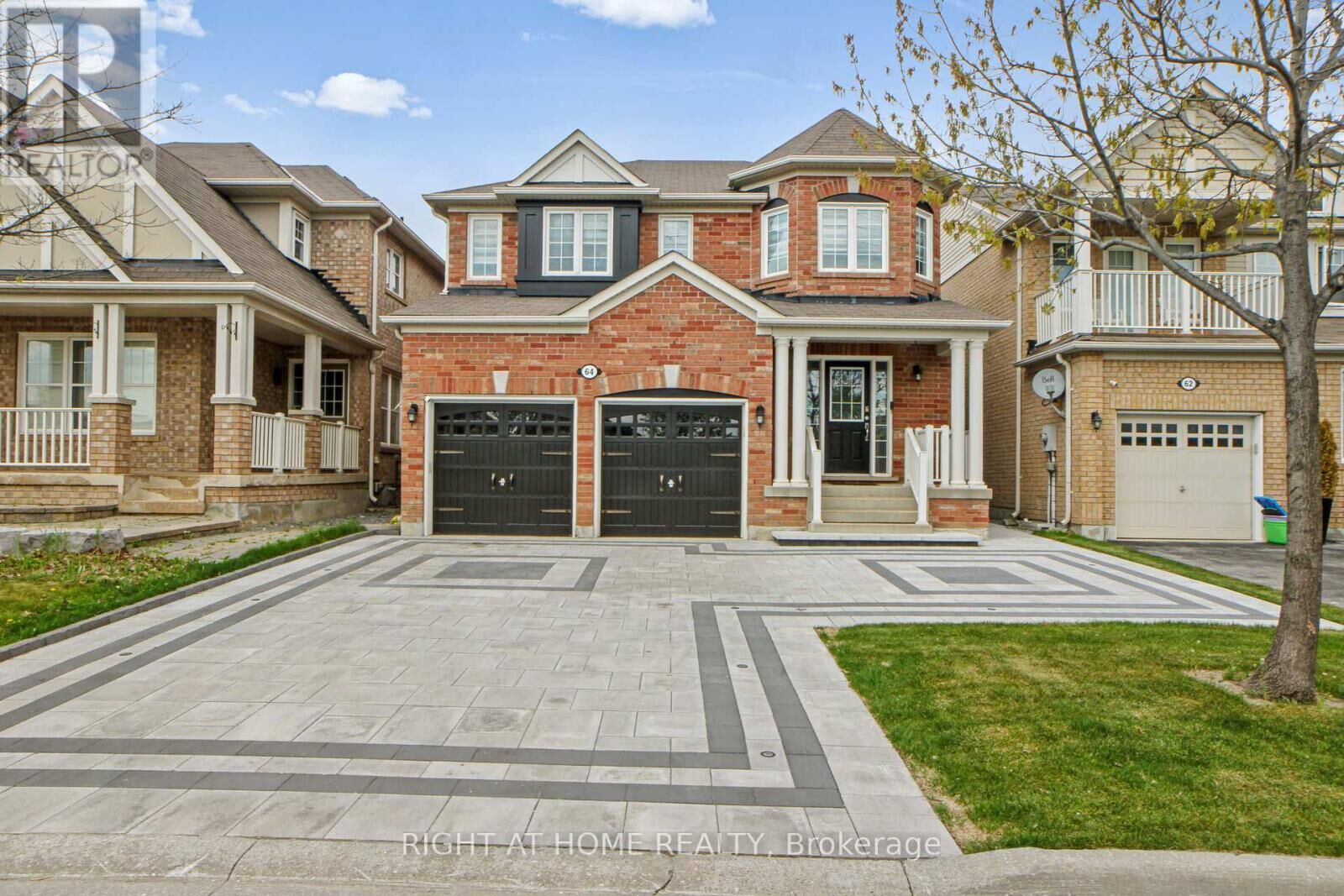 Property Photo:  64 Williamson Family Hollow  ON L3X 3K2 