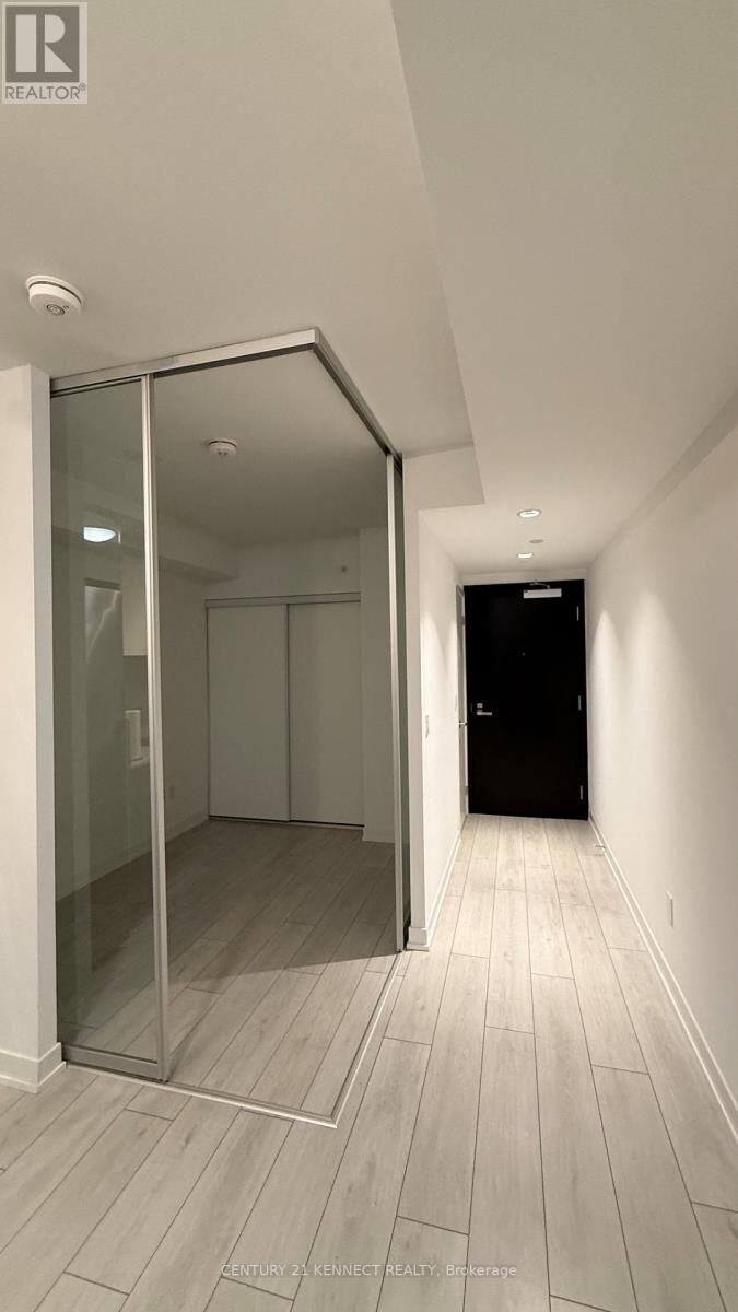 Property Photo: 31 Tippett Road 505 ON M3H 0C8