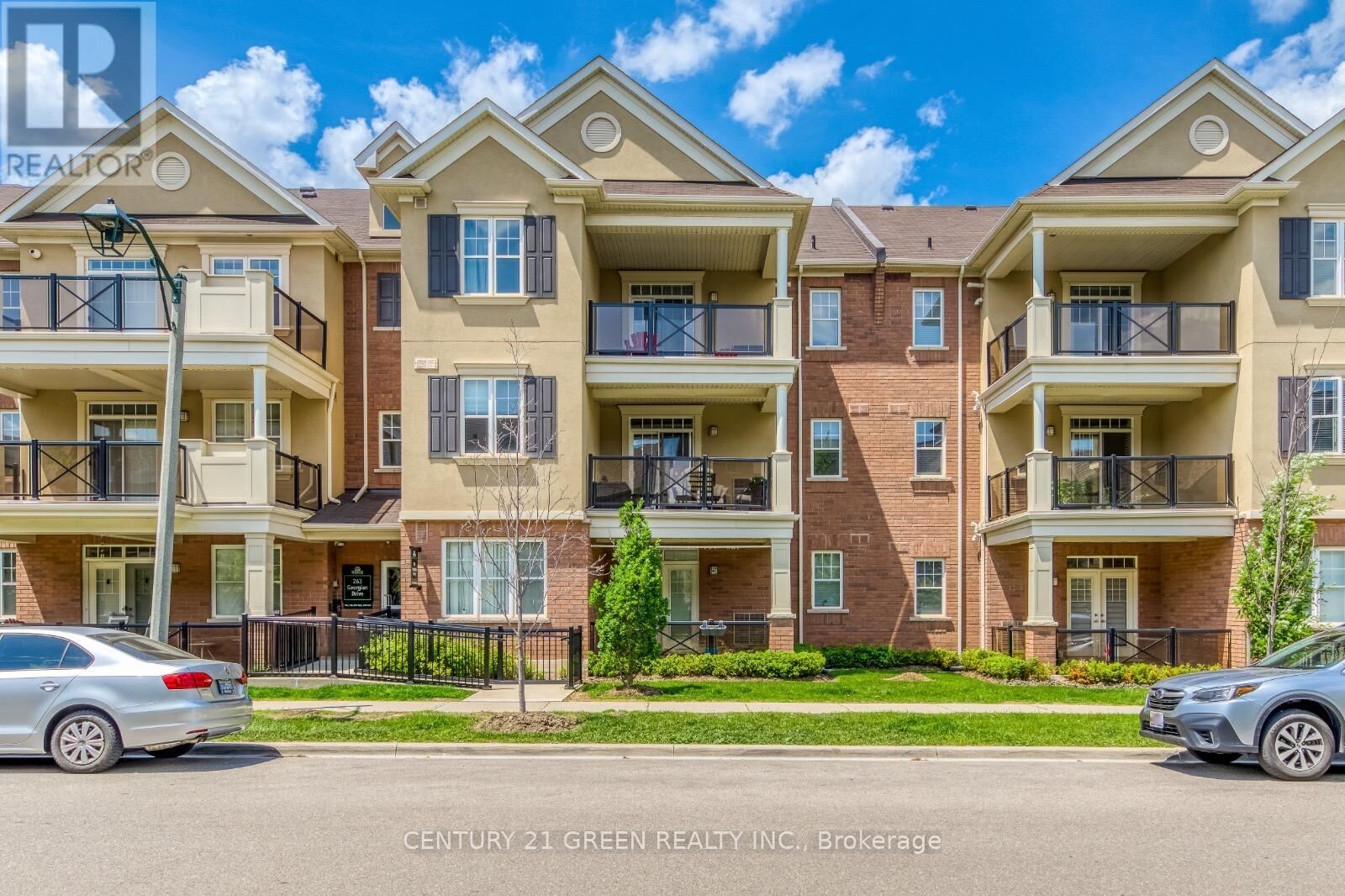 Property Photo: 263 Georgian Drive 202 ON L6H 0L2