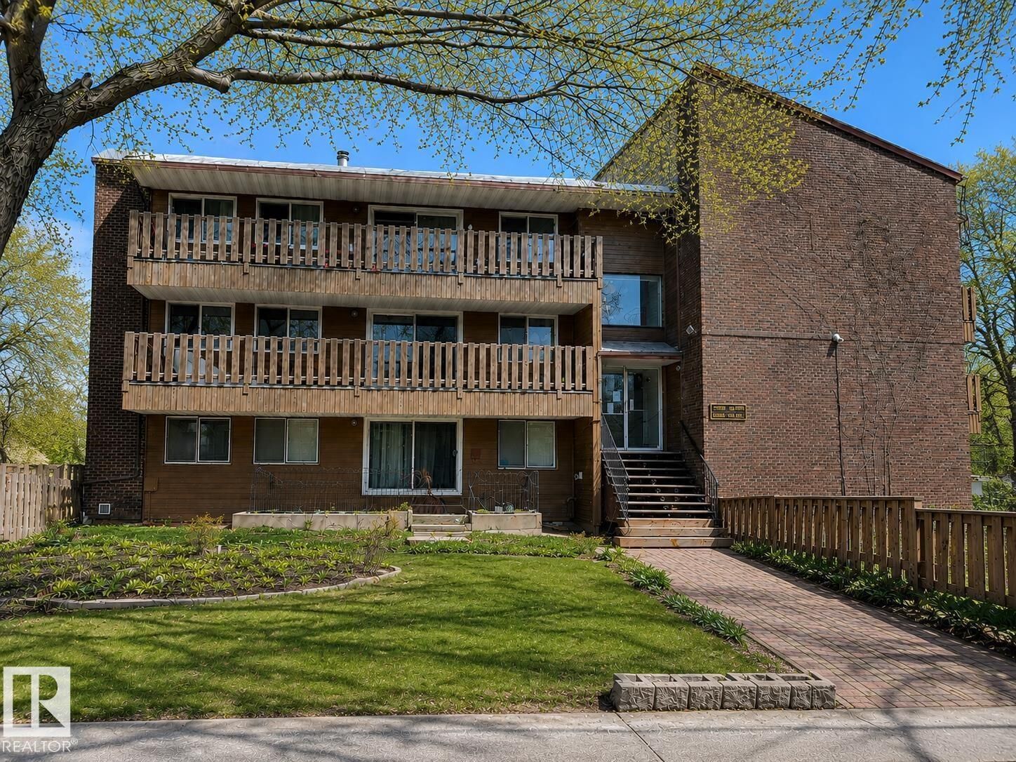 Property Photo:  #10 11108 108 Av NW  AB T5H 3Z3 