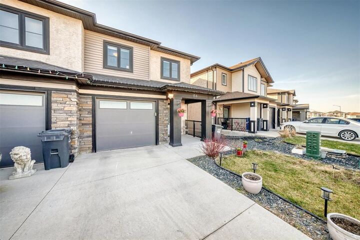 Property Photo:  156 Landover Drive  MB R3Y 0X3 