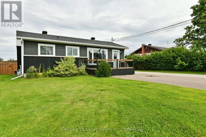 Property Photo: 785 Eighth Street ON K7V 1B5