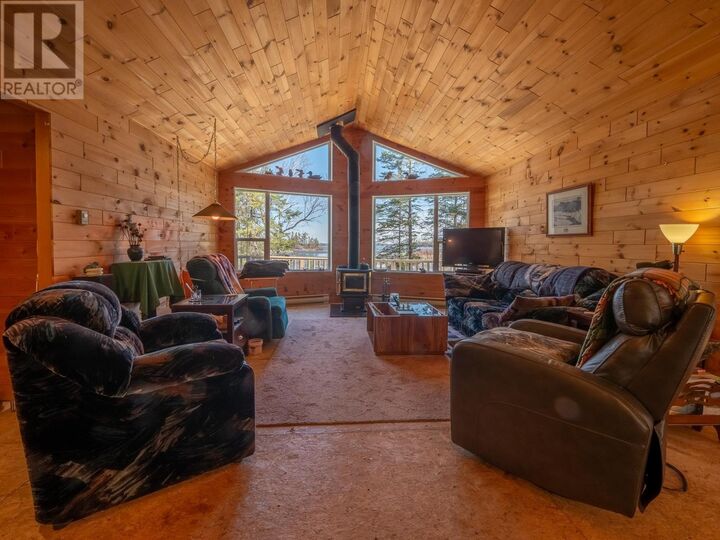 Property Photo:  15 Lily Pad Rd, McKenzie Portage Rd  ON P9N 0J2 