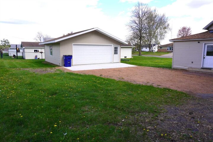 Property Photo:  1706 E 7th Street  WI 54452 