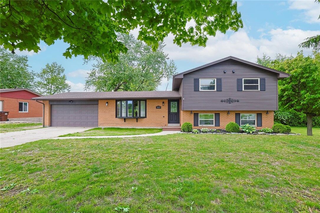 Property Photo: 3573 Kemp Road OH 45431