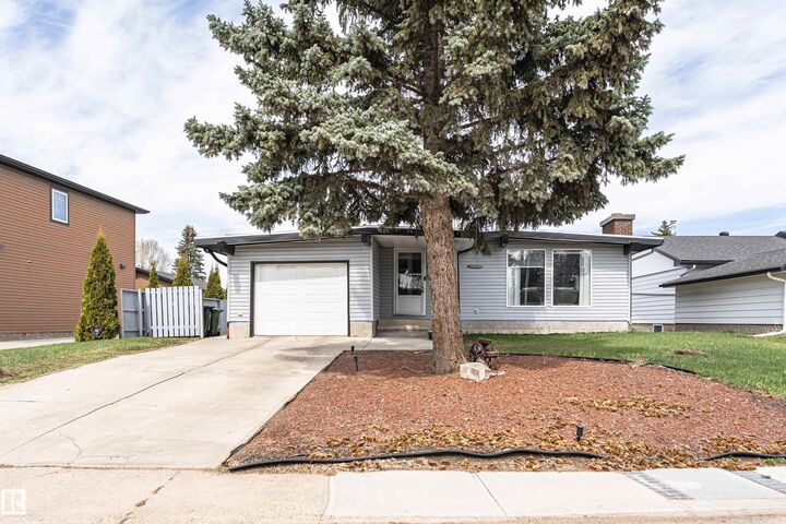 Property Photo:  10412 39 Avenue NW  AB T6J 2J3 