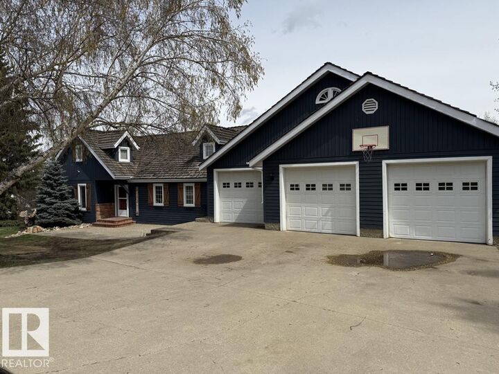 Property Photo:  13 Grandview Crescent  AB T8T 1X7 
