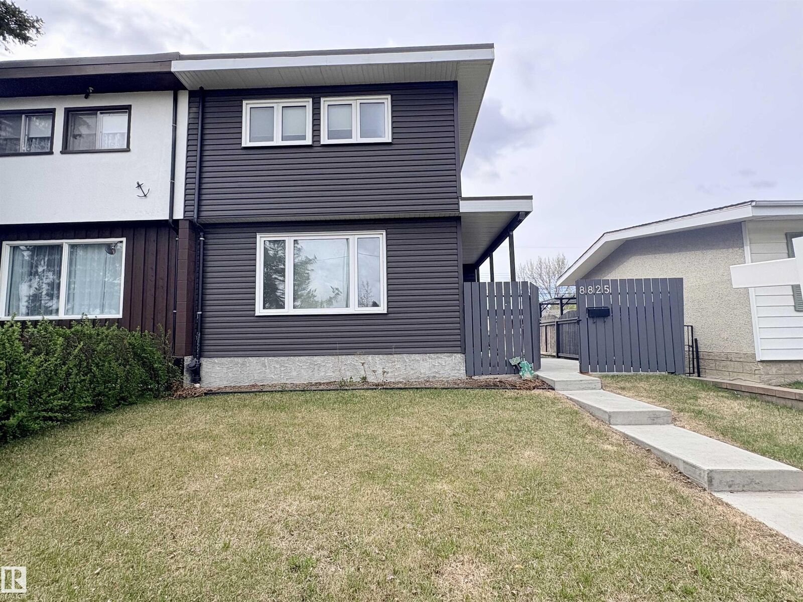Property Photo:  8825 137 Avenue NW  AB T5E 1Y3 