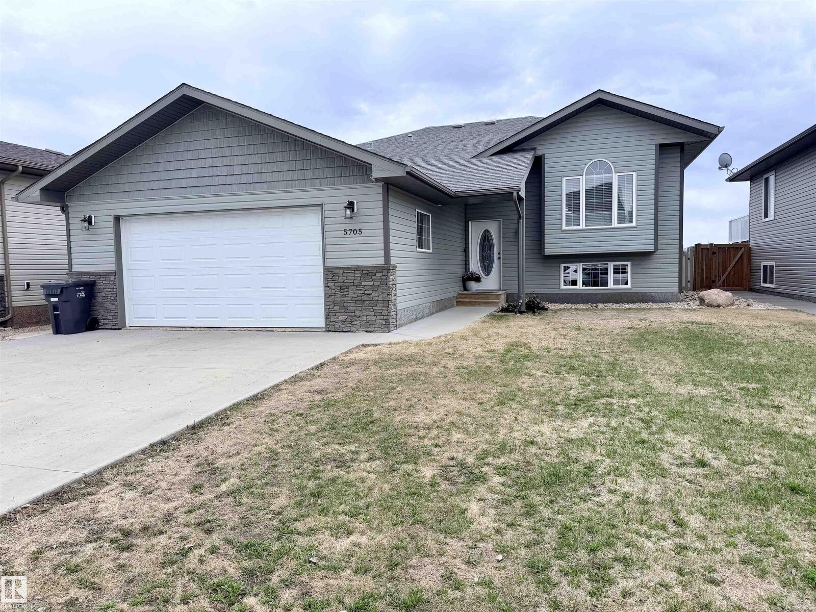 Property Photo:  5705 52 Avenue  AB T0A 3A1 