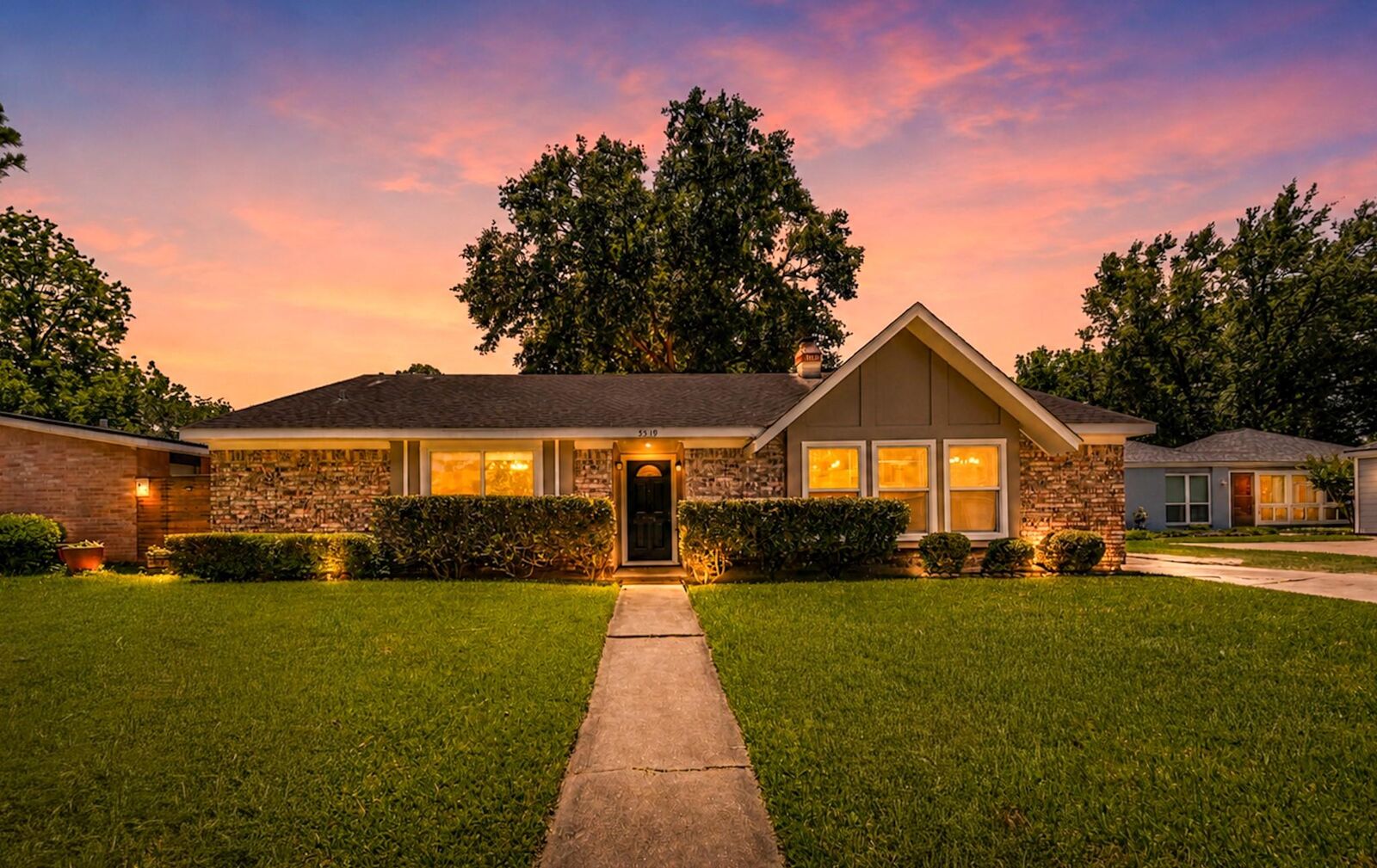 Property Photo:  5519 Ariel Street  TX 77096 