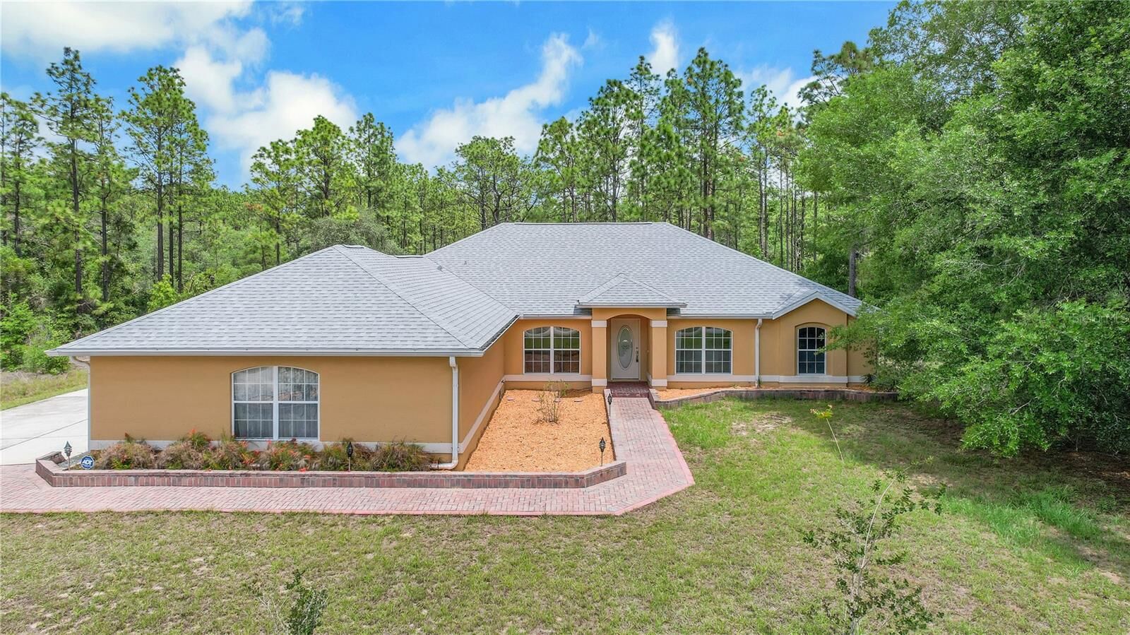 Property Photo: 20831 SW 59th Lane FL 34431